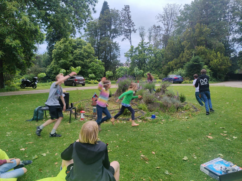 Laufspiel im Park